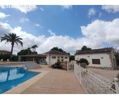 VENTA DE  VILLA DE LUJO EN ASPE