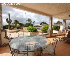 VENTA DE  VILLA DE LUJO EN ASPE