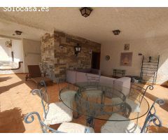 VENTA DE  VILLA DE LUJO EN ASPE