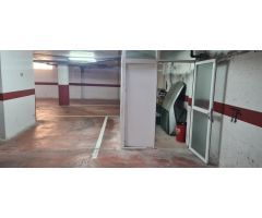 Se venden dos espaciosas plazas de garaje en el centro de Guardamar del Segura.
