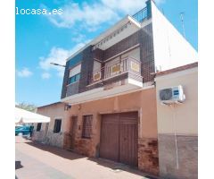 Fantástica casa de pueblo de tres plantas en el centro de Dolores, Alicante.