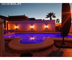Fantástico chalet independiente con piscina en Benimar, Benijófar, Alicante