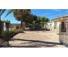 Fantástico chalet con parcela para reformar en el centro de La Marina, Alicante, Costa Blanca