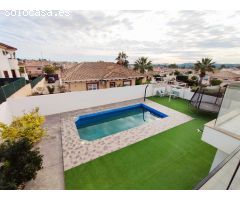Exclusivo chalet independiente en la urbanización La Marina, Alicante, Costa Blanca