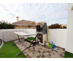 Exclusivo chalet independiente en la urbanización La Marina, Alicante, Costa Blanca