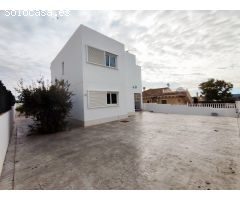 Exclusivo chalet independiente en la urbanización La Marina, Alicante, Costa Blanca