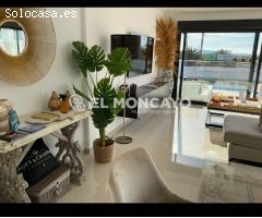 Fantástico chalet independiente con piscina propia en la lujosa urbanización de La Marina