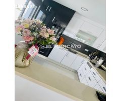 Fantástico chalet independiente con piscina propia en la lujosa urbanización de La Marina
