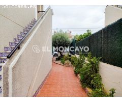 Fantástico bungalow planta alta en la exclusiva urbanización Moncayo, junto a Guardamar del Segura.