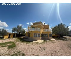 FANTASTICA VILLA INDEPENDIENTE CON PISCINA Y ZONA DE BARBACOA EN CEHEGIN, MURCIA