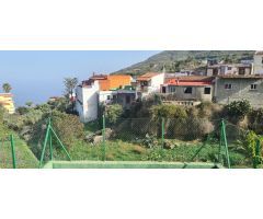 Casa de pueblo espectacular, toda en una planta con patio, azotea y terreno rústico