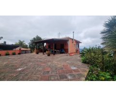 Casa con finca, terrazas, aparcamiento, preciosas vistas...