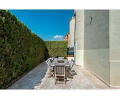 Elegancia, luz natural y privacidad en chalet pareado con jardín y piscina en Pla de Sa Coma