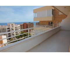 Gran Apartamento con Vistas al mar de 3 Dormitorios Baño y Aseo con Trastero a 200m de la playa