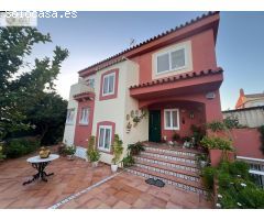 PRECIOSO CHALET EN TORRE DEL MAR MUY CERCA DEL MAR