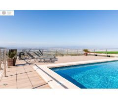 IMPRESIONANTE CHALET EN ALHAURIN DE LA TORRE