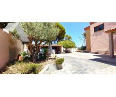 ¡Ocasión precio rebajado! Chalet en Vistahermosa para Familias y grandes Inversores
