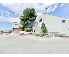 NAVE de 2000m2 EN PARCELA DE 6000M2