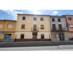 Casa de pueblo con encanto en Montichelvo – 6 habitaciones y terraza con vistas