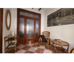 Casa de pueblo con encanto en Montichelvo – 6 habitaciones y terraza con vistas