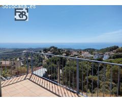 Casa a 4 vientos con piscina y vistas al mar en Sant Cebrià de Vallalta