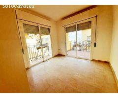 VILLA PAREADA SIN MUEBLES DE 4 DORMITORIOS EN EL CENTRO DE ESTEPONA.