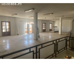 Local y dos pisos en venta en Estepona