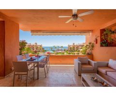 Increíble apartamento primera línea de playa con vistas al mar | Cabanillas Real Estate