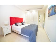 Increíble apartamento primera línea de playa con vistas al mar | Cabanillas Real Estate