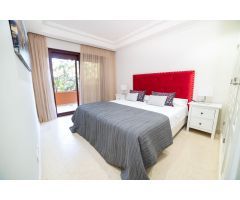 Increíble apartamento primera línea de playa con vistas al mar | Cabanillas Real Estate