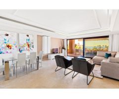 Increíble apartamento primera línea de playa con vistas al mar | Cabanillas Real Estate