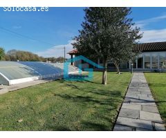 Chalet con piscina en venta en Ribadumia...