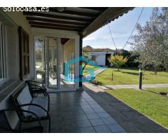 Chalet con piscina en venta en Ribadumia...