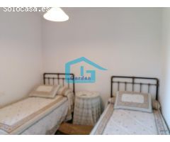 Chalet con piscina en venta en Ribadumia...