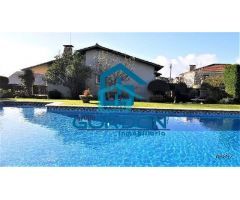 Sanxenxo: Alquiler vacacional: chalet con piscina en Montalvo a mts del mar....