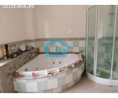 Poio: A7094: Samieira... chalet con finca, jardines, piscina exterior... vistas al mar...