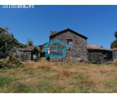 Cotobade: A7106: Casa de piedra antigua con finca, con preciosas vistas al valle...