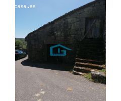 Cotobade: A7106: Casa de piedra antigua con finca, con preciosas vistas al valle...