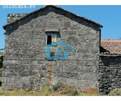 Cotobade: A7106: Casa de piedra antigua con finca, con preciosas vistas al valle...