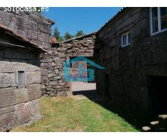 Cotobade: A7106: Casa de piedra antigua con finca, con preciosas vistas al valle...