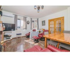 ¡Oportunidad Única! Se Vende Magnífica Casa en Esquina con Amplia Parcela