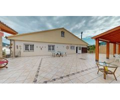 ???????? *Exclusiva Casa de Lujo en Caldes de Montbui – Oasis de Elegancia y Confort* ????????