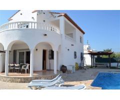 alquiler vacacional de chalet con piscina privada en lAmetlla de Mar. Tarragona. Zona tres cales