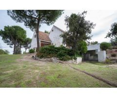 Magnífico chalet para reformar a su gusto en la prestigiosa urbanización de Soto de Viñuelas
