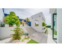 EXCLUSIVA VILLA DE LUJO CON VISTAS AL MAR