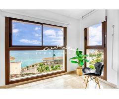 Apartamento con vistas al mar en venta en Mascarat!