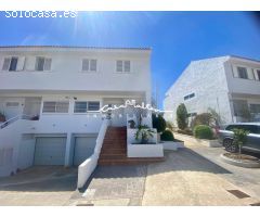 Se vende dúplex luminoso en Altea