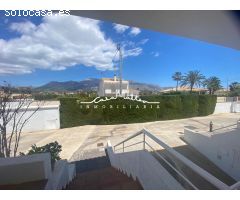Se vende dúplex luminoso en Altea