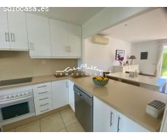 Se vende dúplex luminoso en Altea