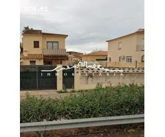 Se vende adosado de esquina en Bello Horizonte